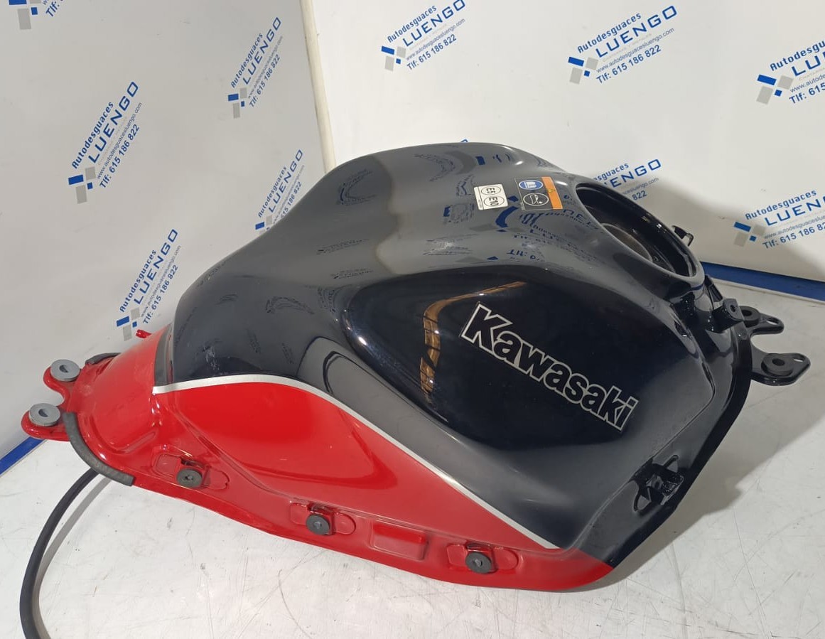Depósito Kawasaki Ninja 650 2024