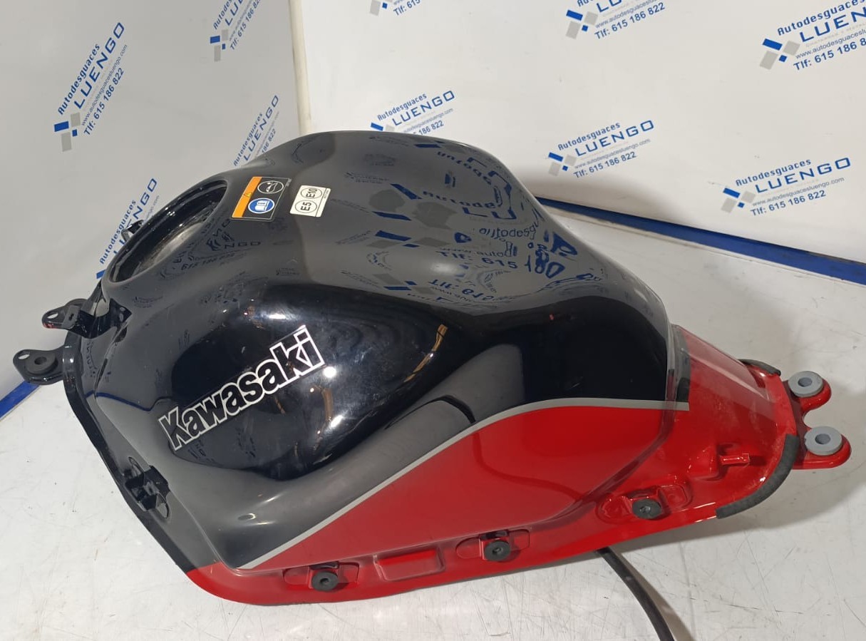 Depósito Kawasaki Ninja 650 2024