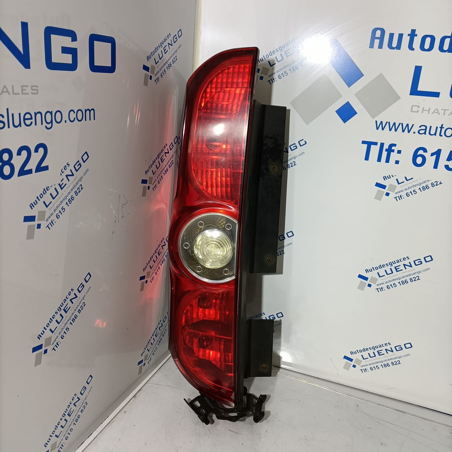 Piloto trasero izquierdo Fiat Doblo 2010-2015