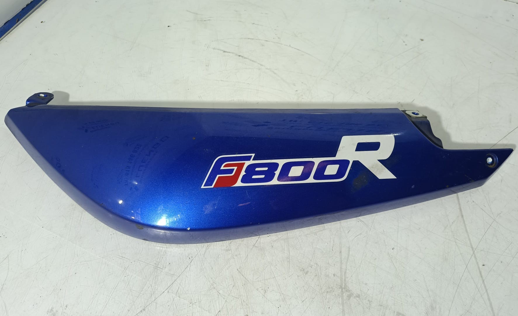 Lateral trasero izquierdo BMW F800R 2013