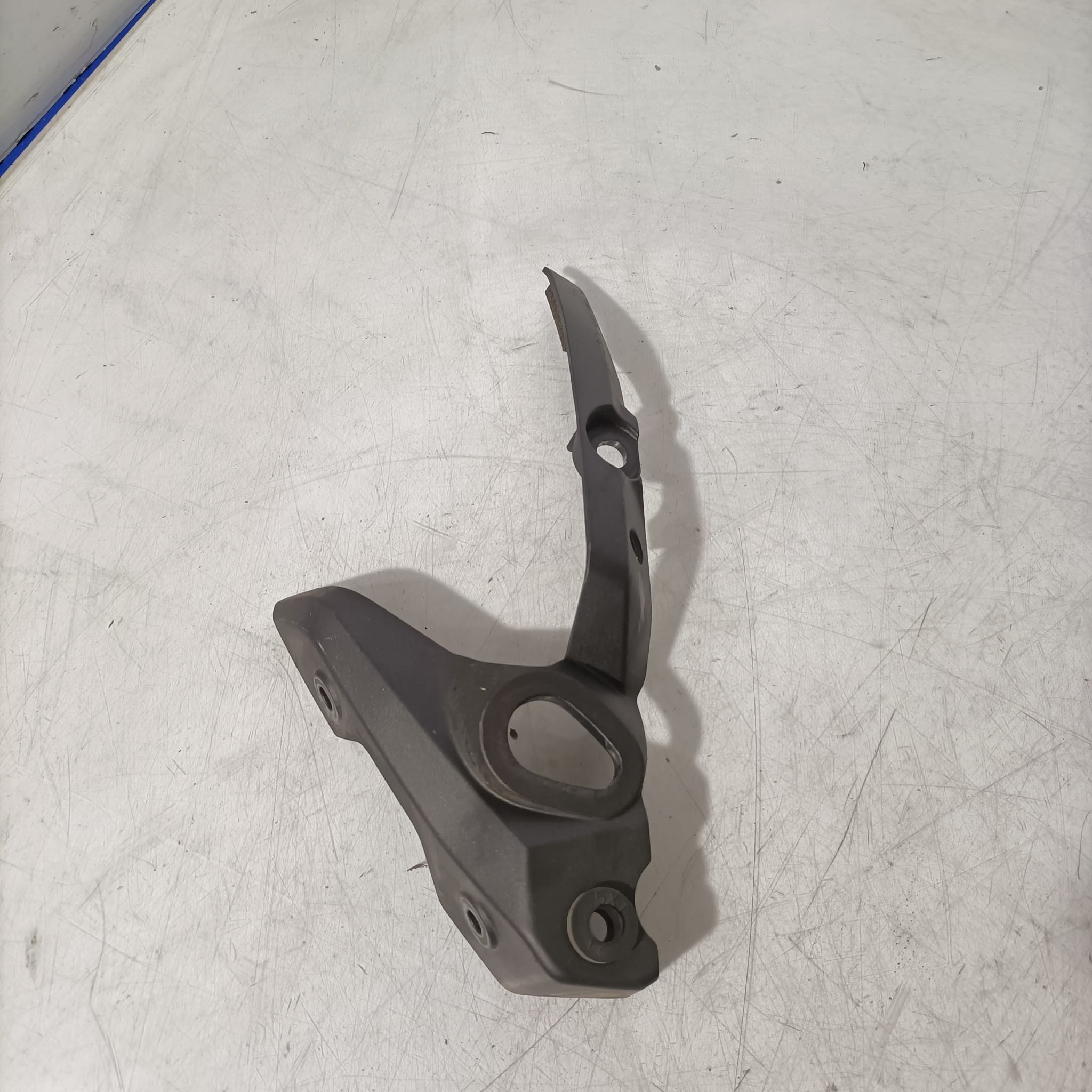 Soporte de intermitente lado derecho Yamaha MT 07 2017