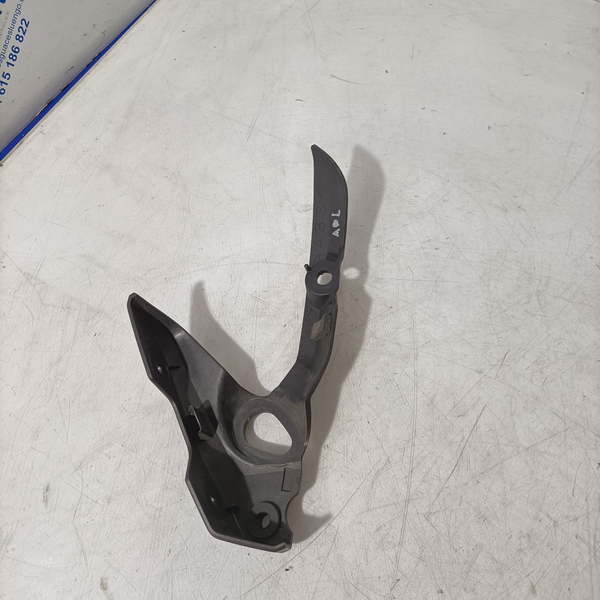 Soporte de intermitente lado izquierdo Yamaha MT 07 2017
