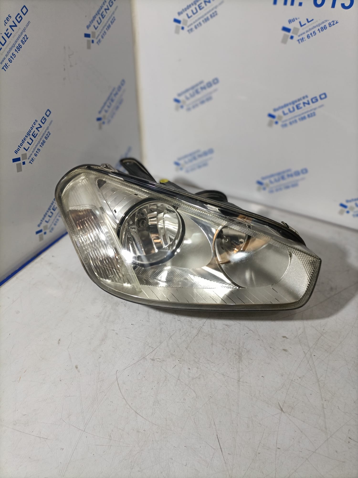 Faro delantero derecho Ford C Max 2007-2009