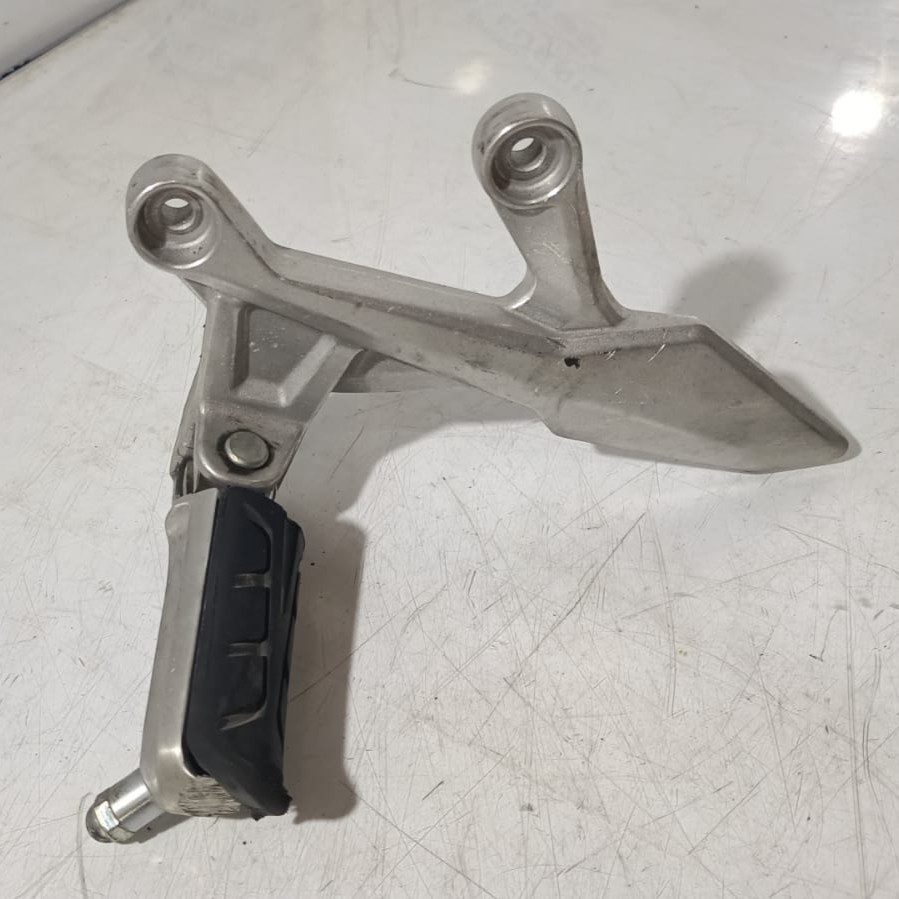 Estribera izquierda Honda CBR 500 R 2021