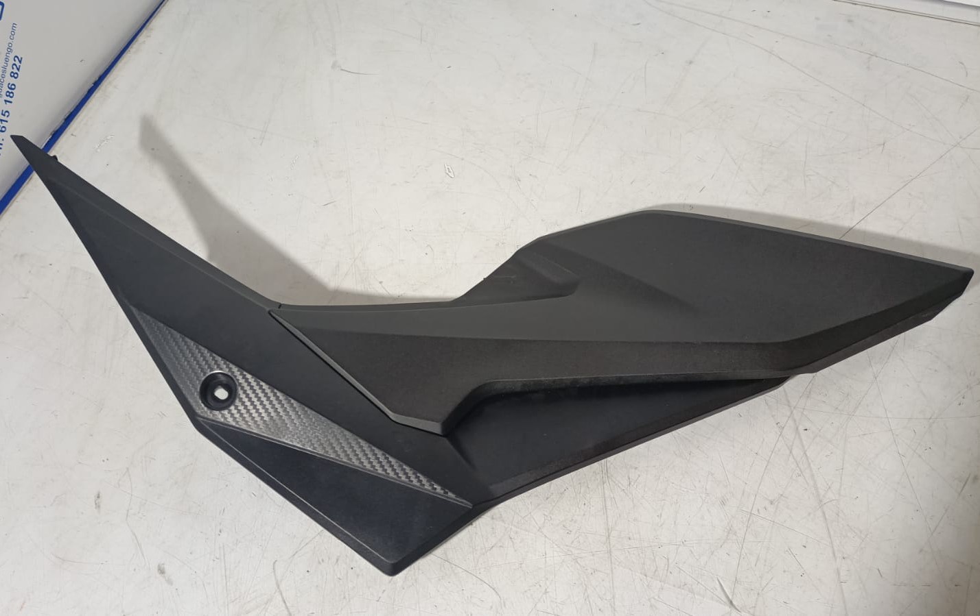 Bajo asiento lado derecho Honda CBR 500 R 2021