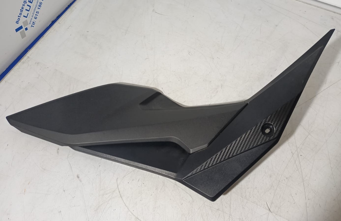 Bajo asiento lado izquierdo Honda CBR 500 R 2021