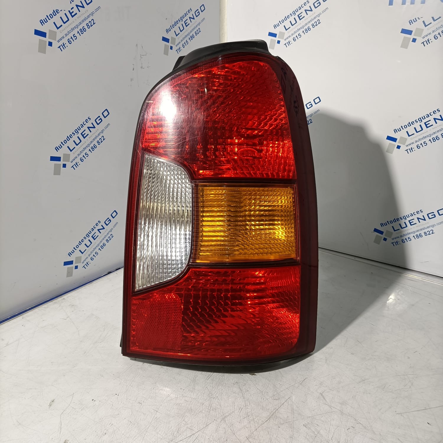 Piloto trasero derecho Hyundai Trajet 2003