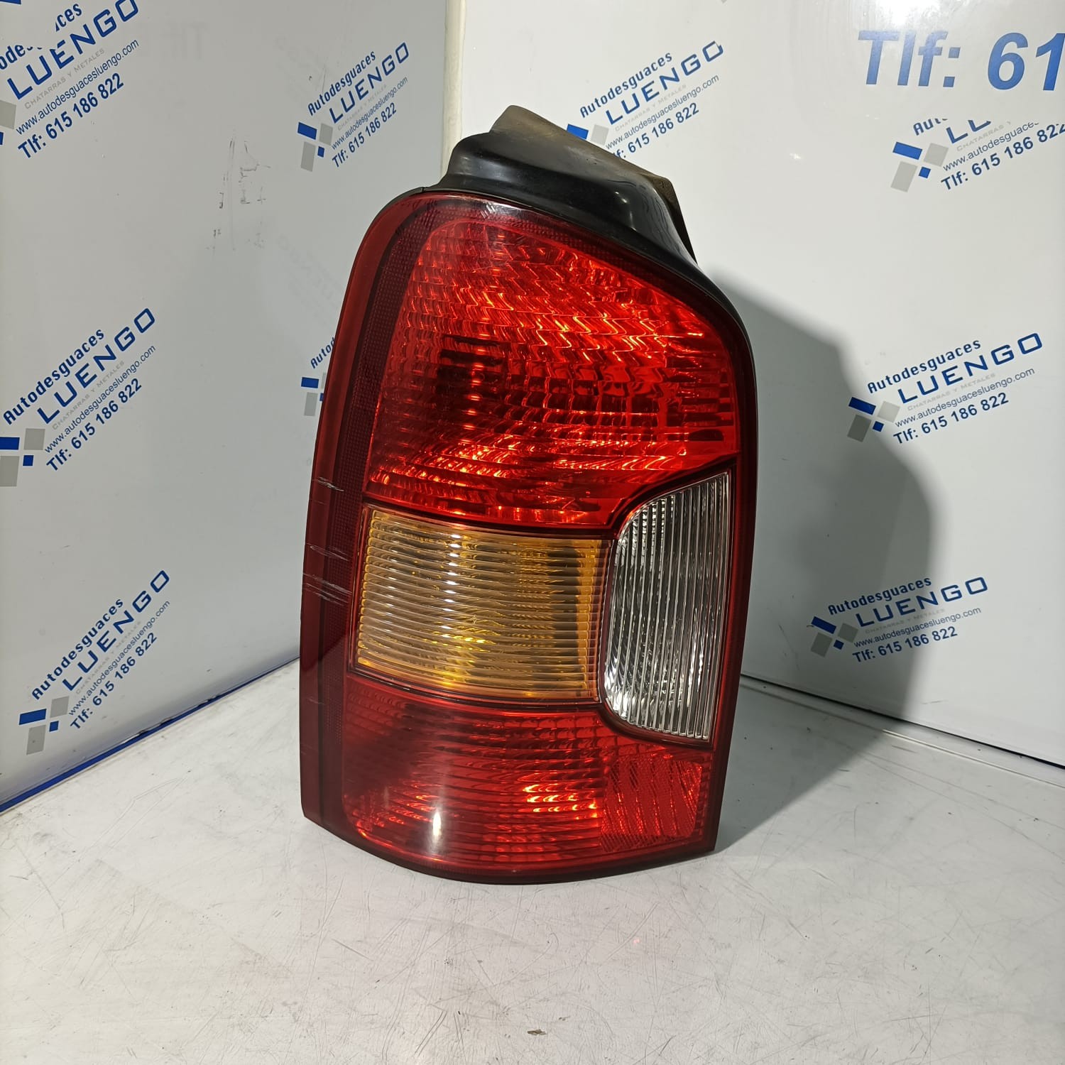 Piloto trasero izquierdo Hyundai Trajet 2003