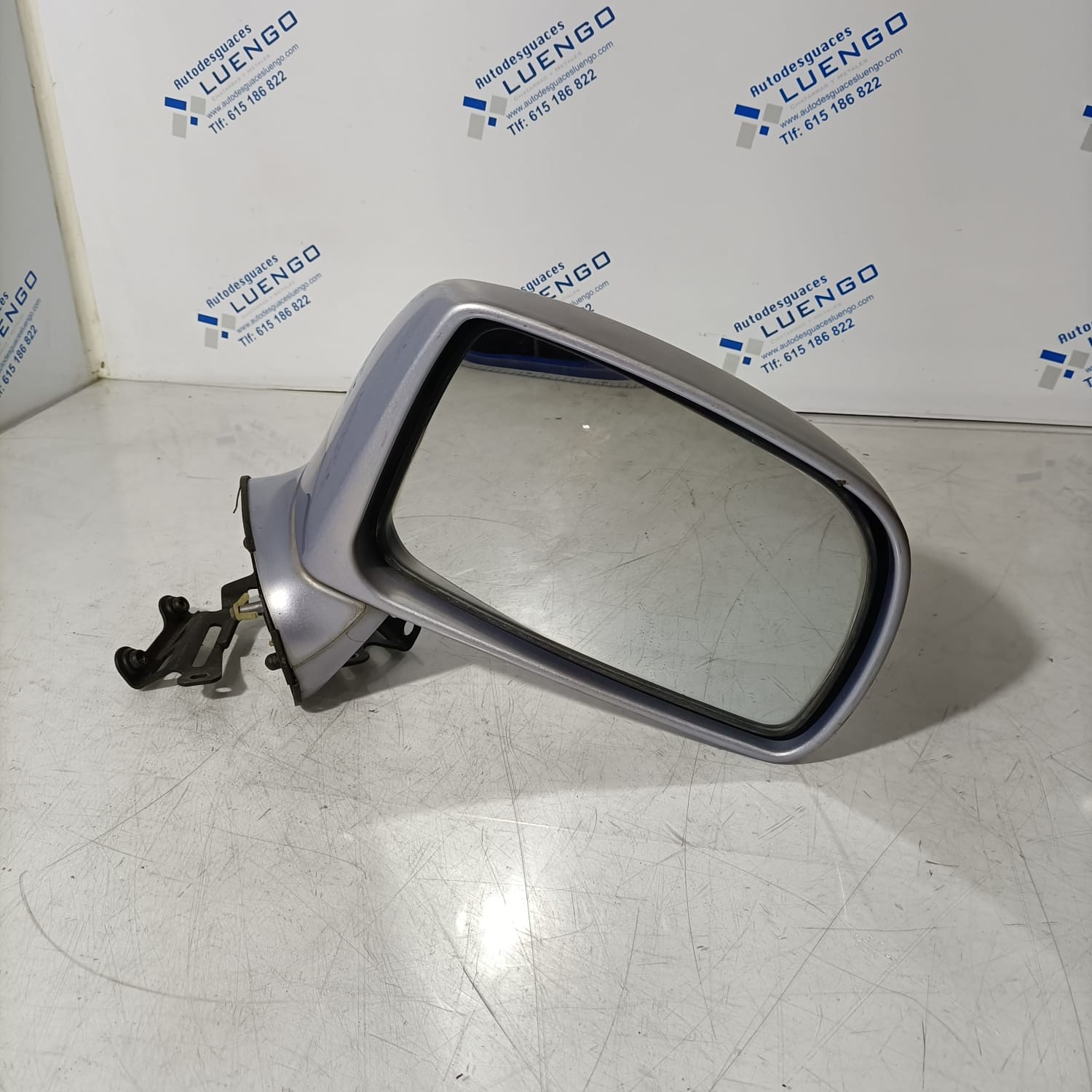 Retrovisor derecho Hyundai Trajet 2003