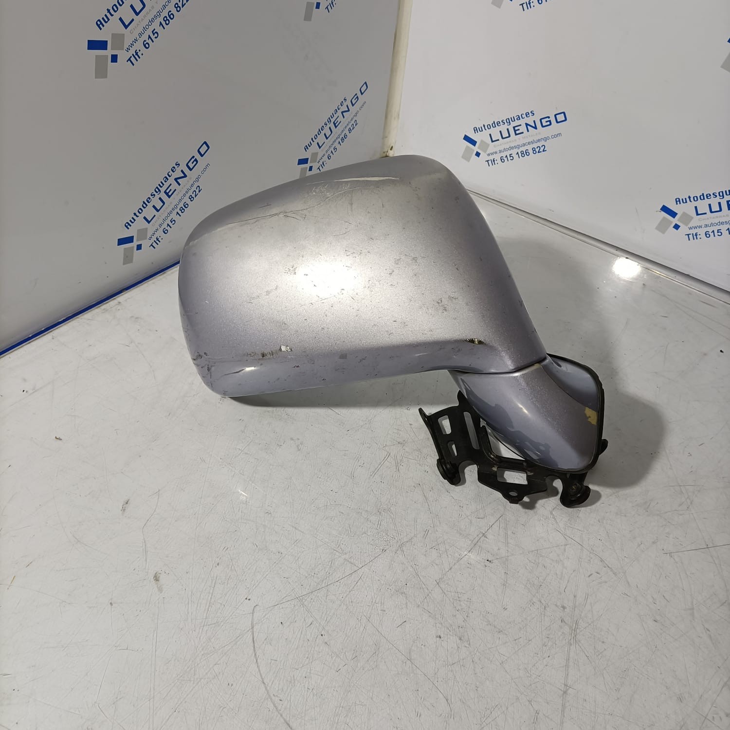 Retrovisor derecho Hyundai Trajet 2003