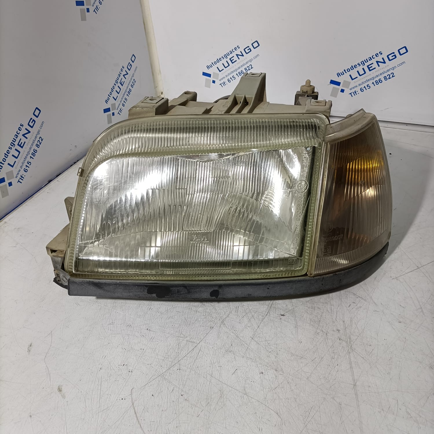 Faro delantero izquierdo Renault Clio 1994
