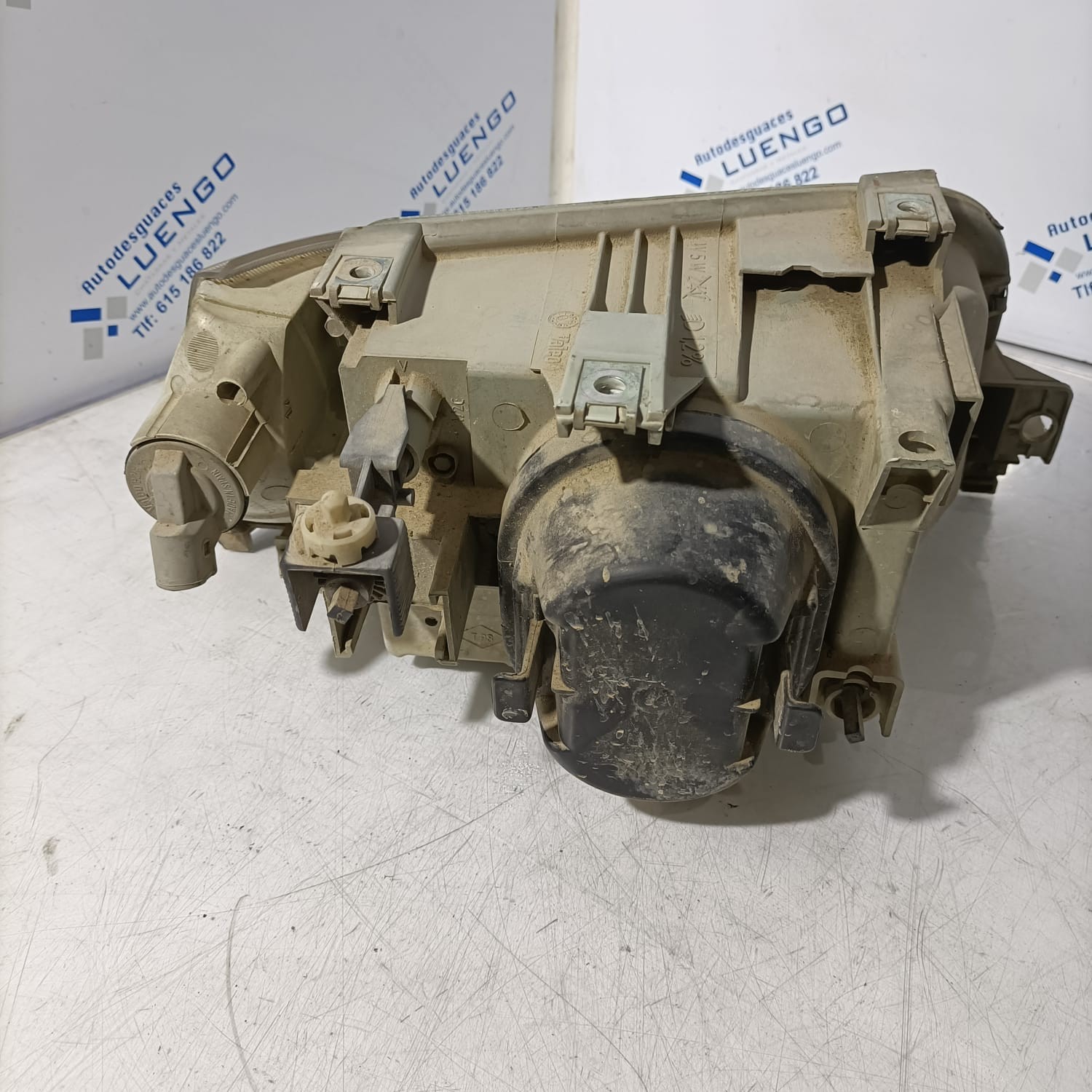 Faro delantero izquierdo Renault Clio 1994