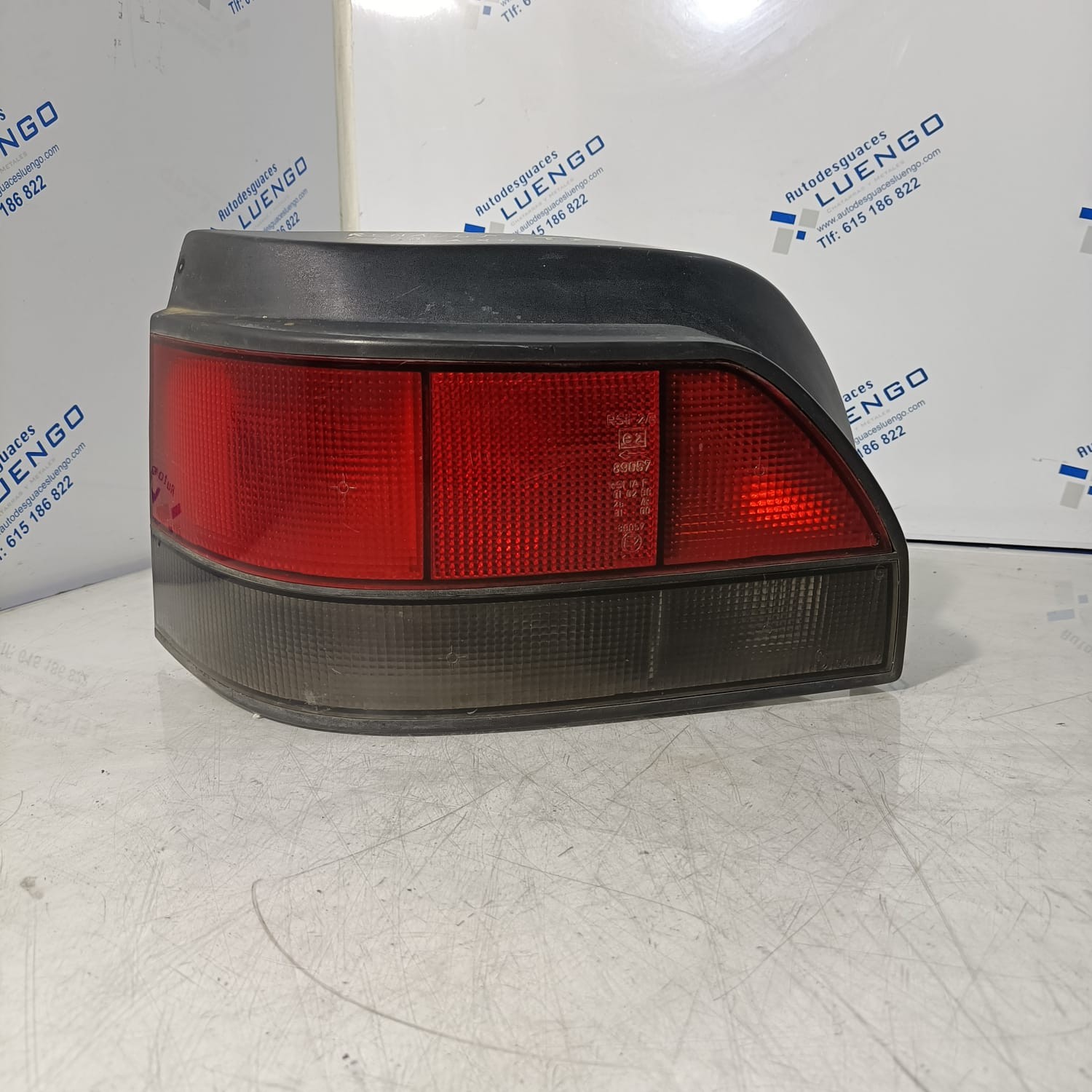 Piloto trasero izquierdo Renault Clio 1994