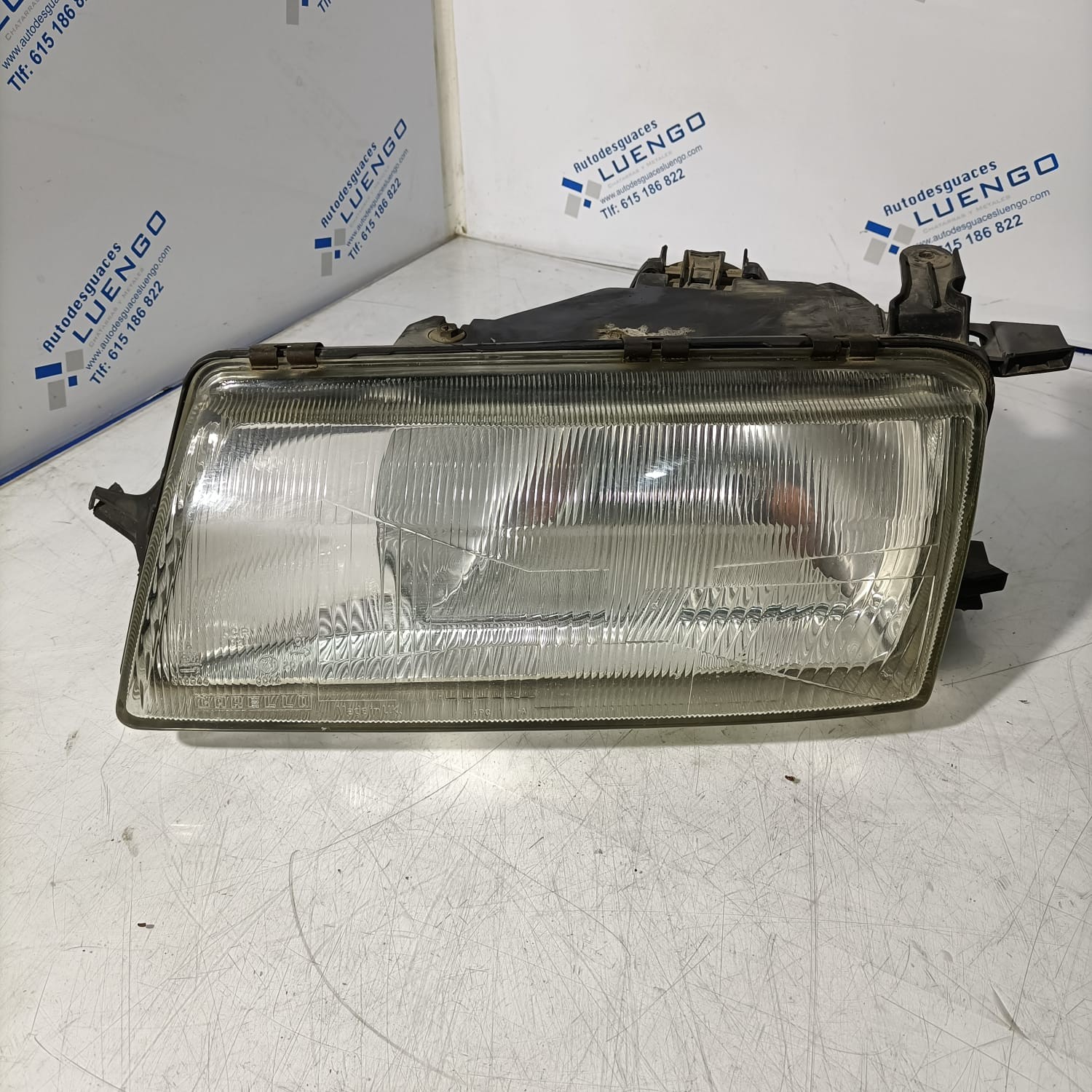 Faro delantero izquierdo Opel Vectra 1994