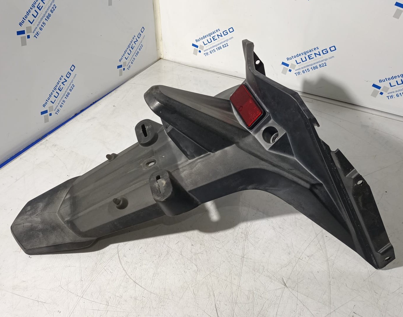 Porta matrículas Sym Joymax 300 2014