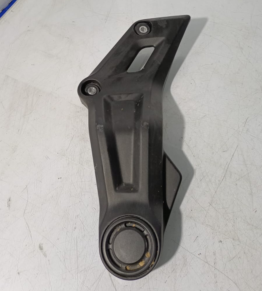 Tapa de chasis lado derecho Yamaha MT 07 2017
