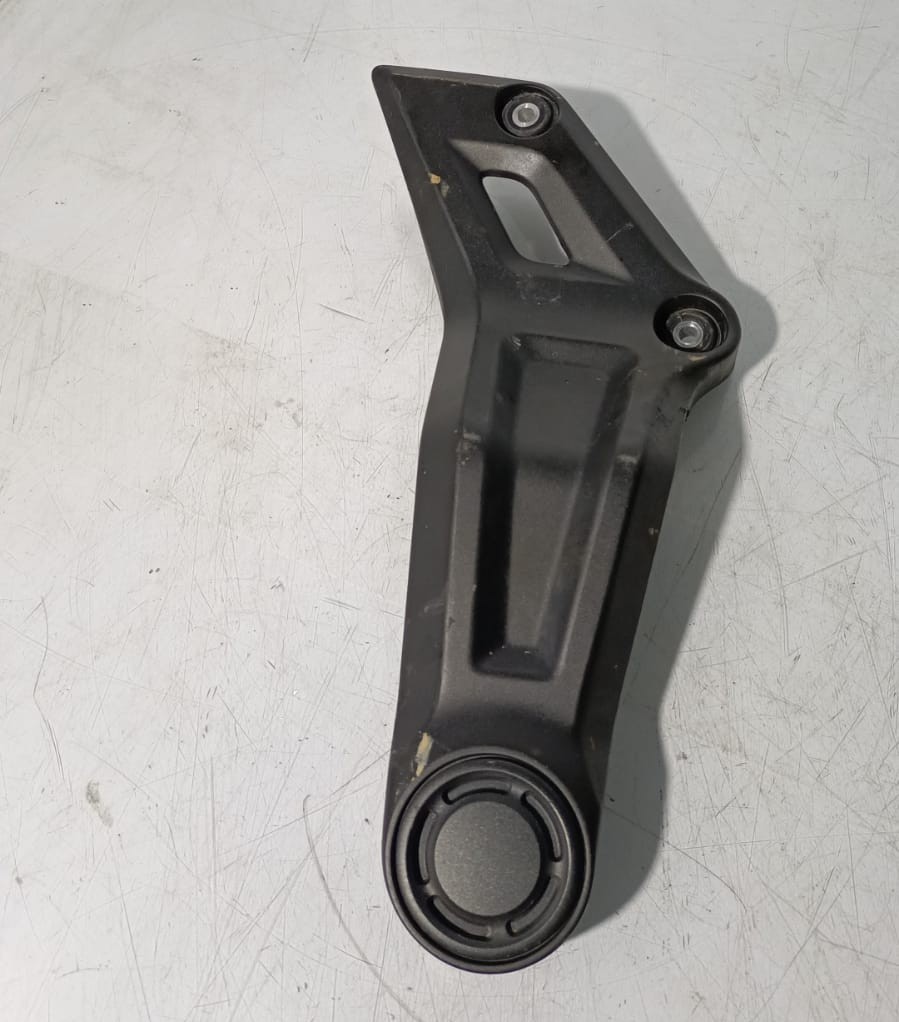 Tapa de chasis lado izquierdo Yamaha MT 07 2017