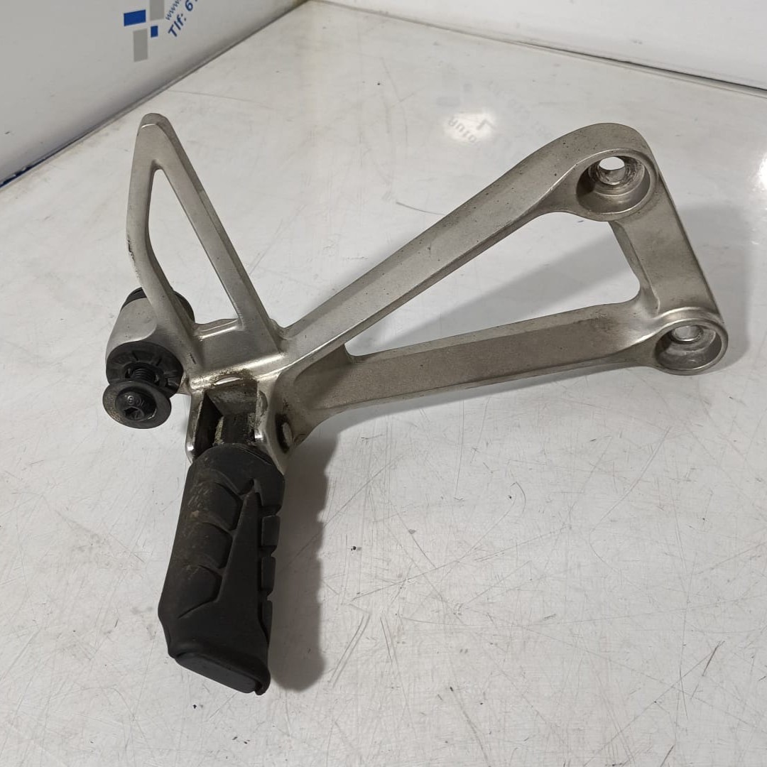 Estribera de pasajero lado derecho Honda CB 500X 2022
