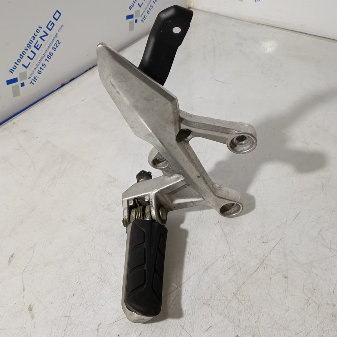 Estribera derecha Honda CB 500X 2022
