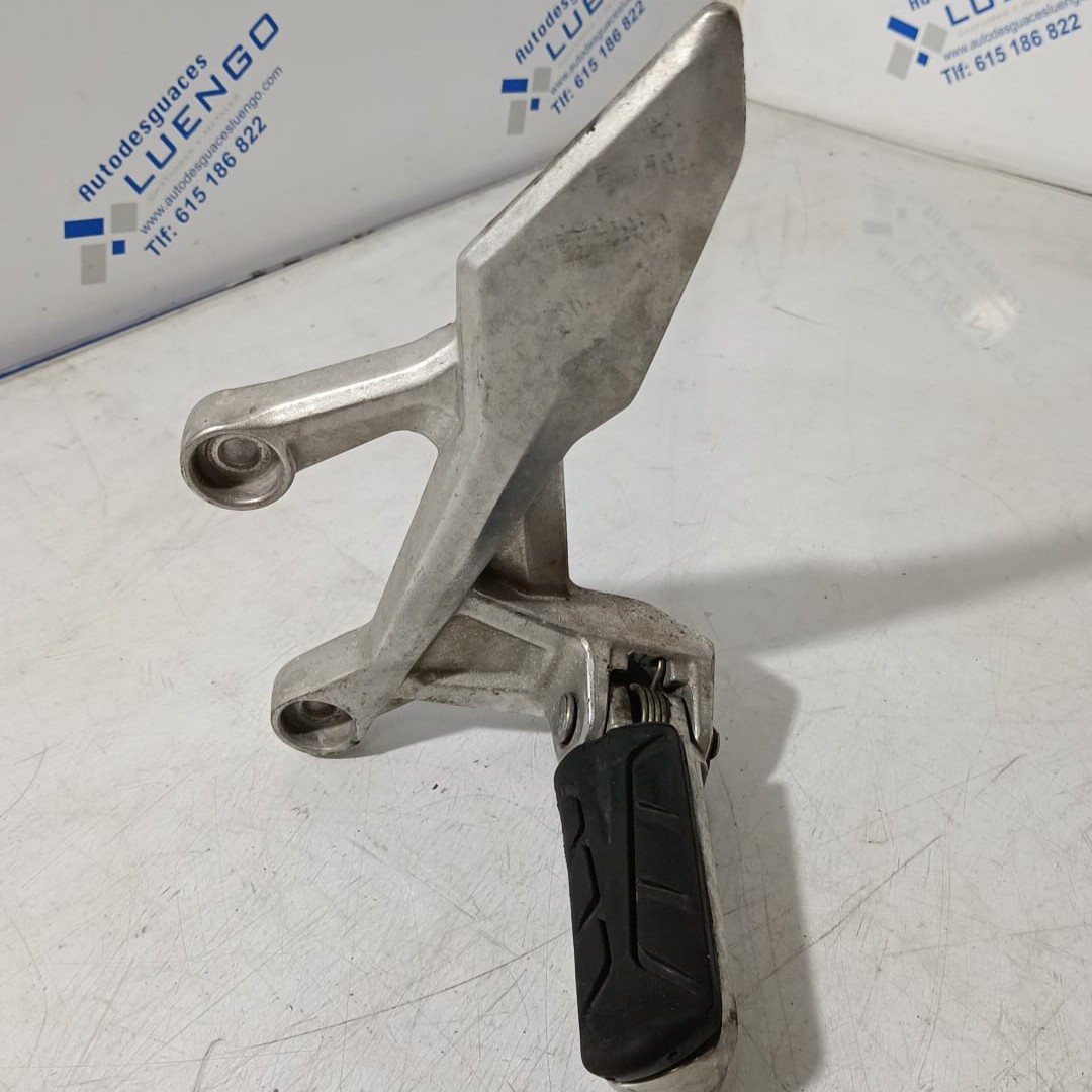 Estribera lado izquierdo Honda CB 500X 2022