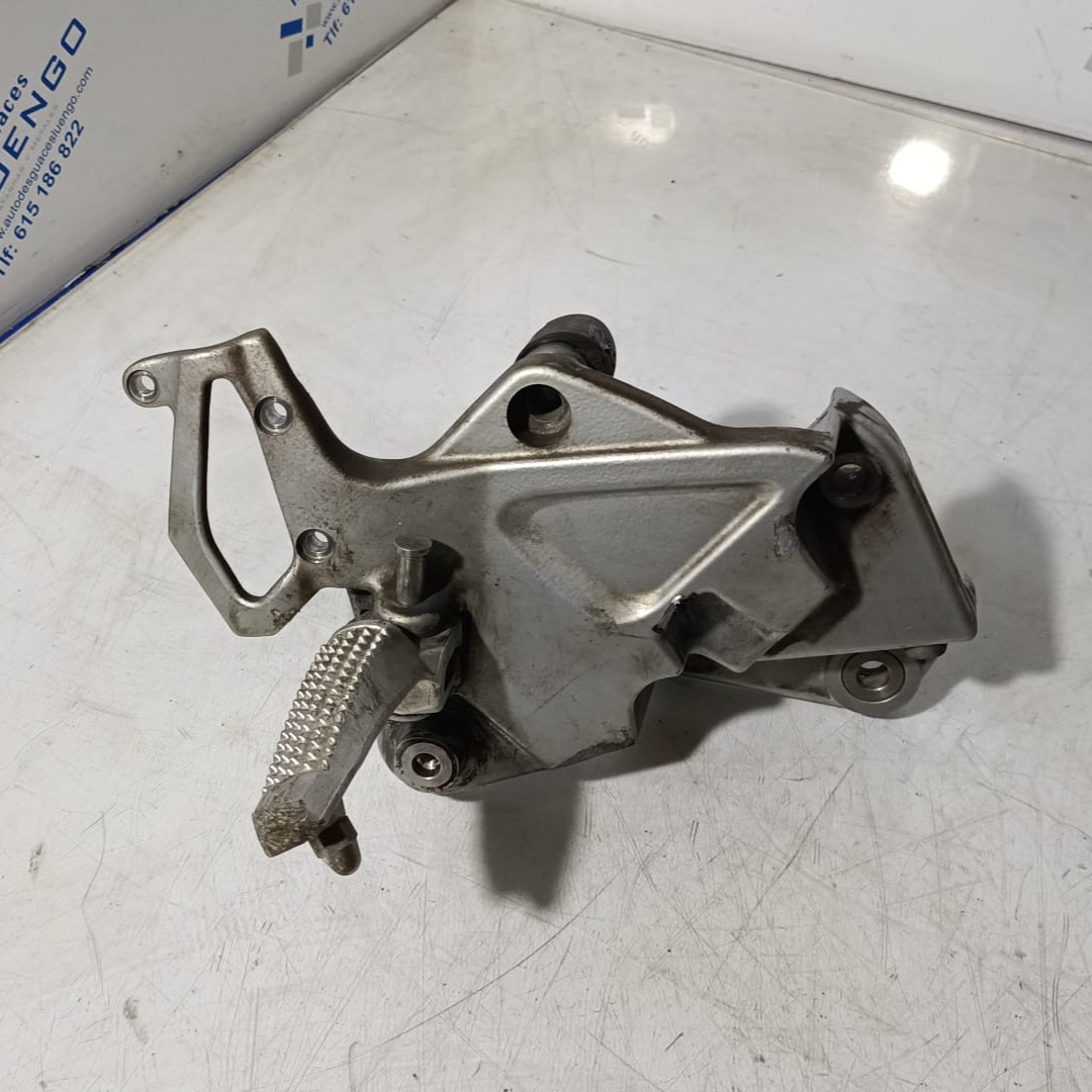 Estribera derecha BMW F800R 2010