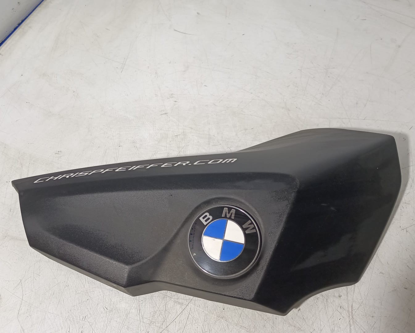 Tapa depósito lado izquierdo BMW F800R 2010