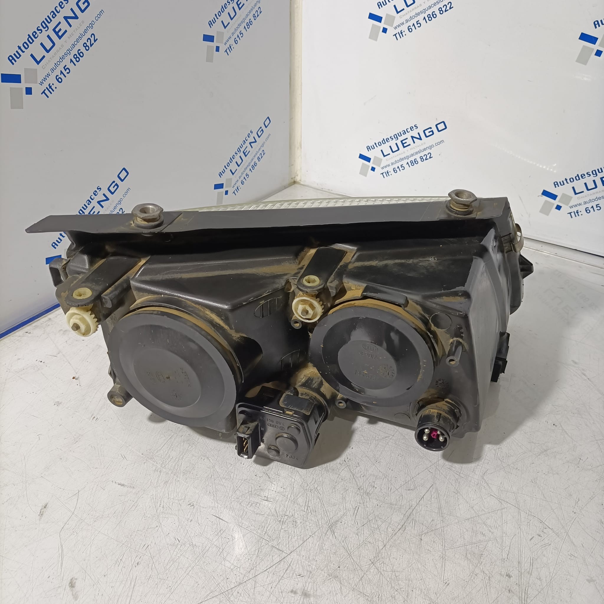 Faro delantero izquierdo Volkswagen Passat 1999