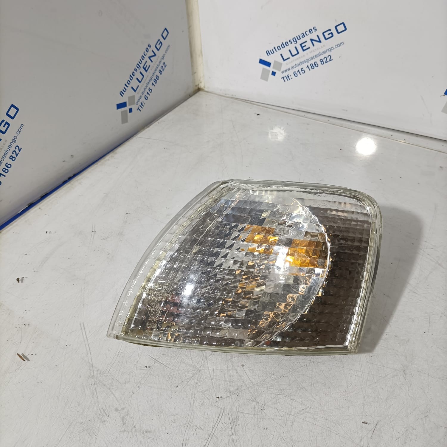Intermitente izquierdo Volkswagen Passat 1999