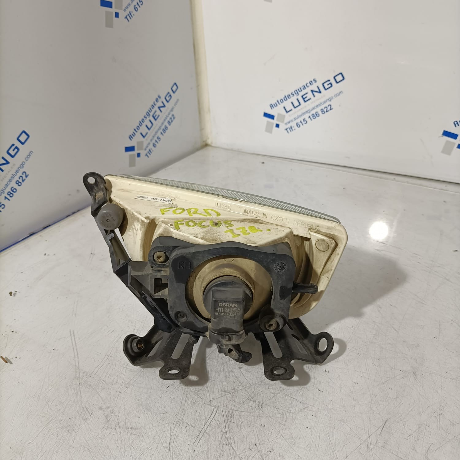 Faro delantero izquierdo antiniebla Ford Focus 2005