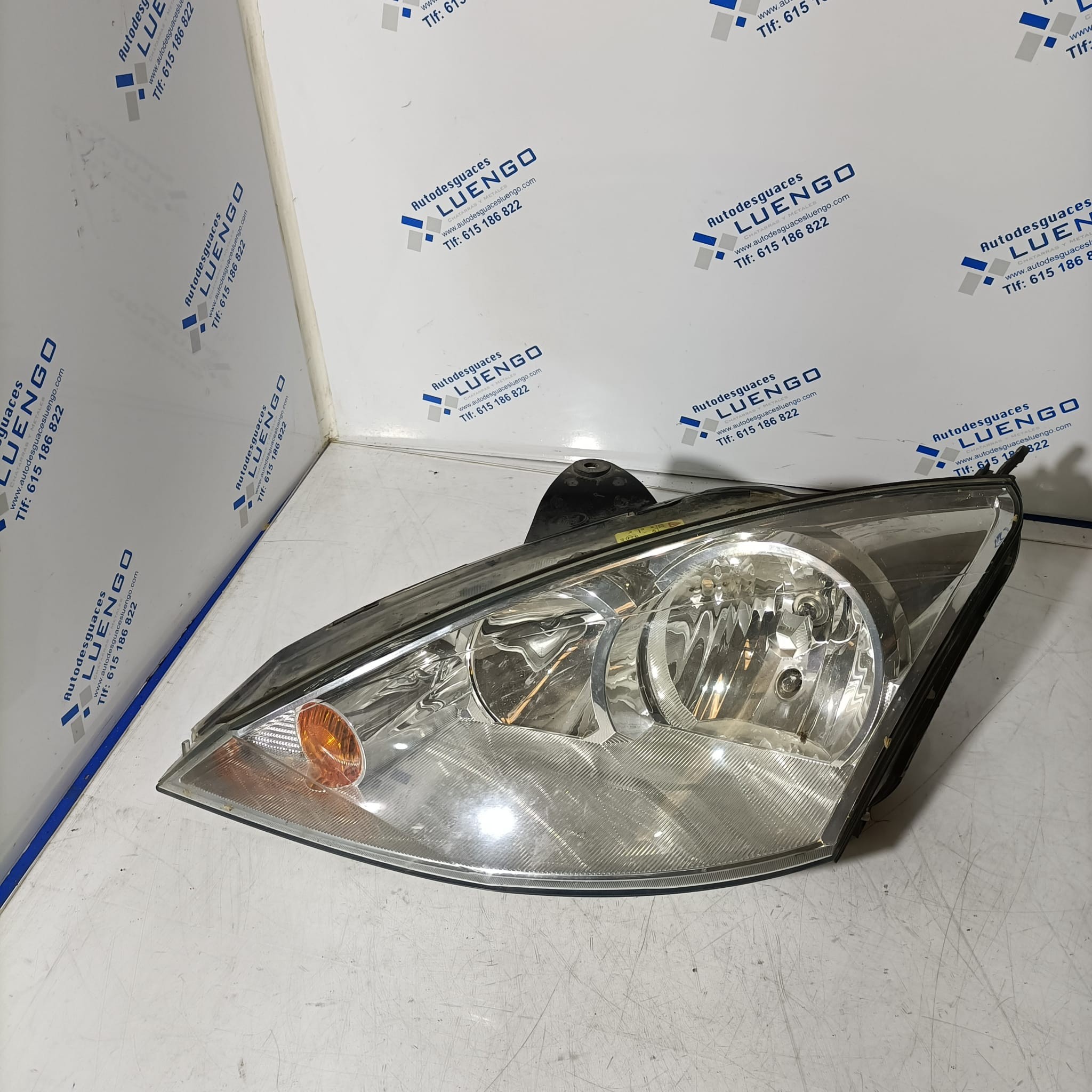 Faro delantero derecho Ford Focus 2005