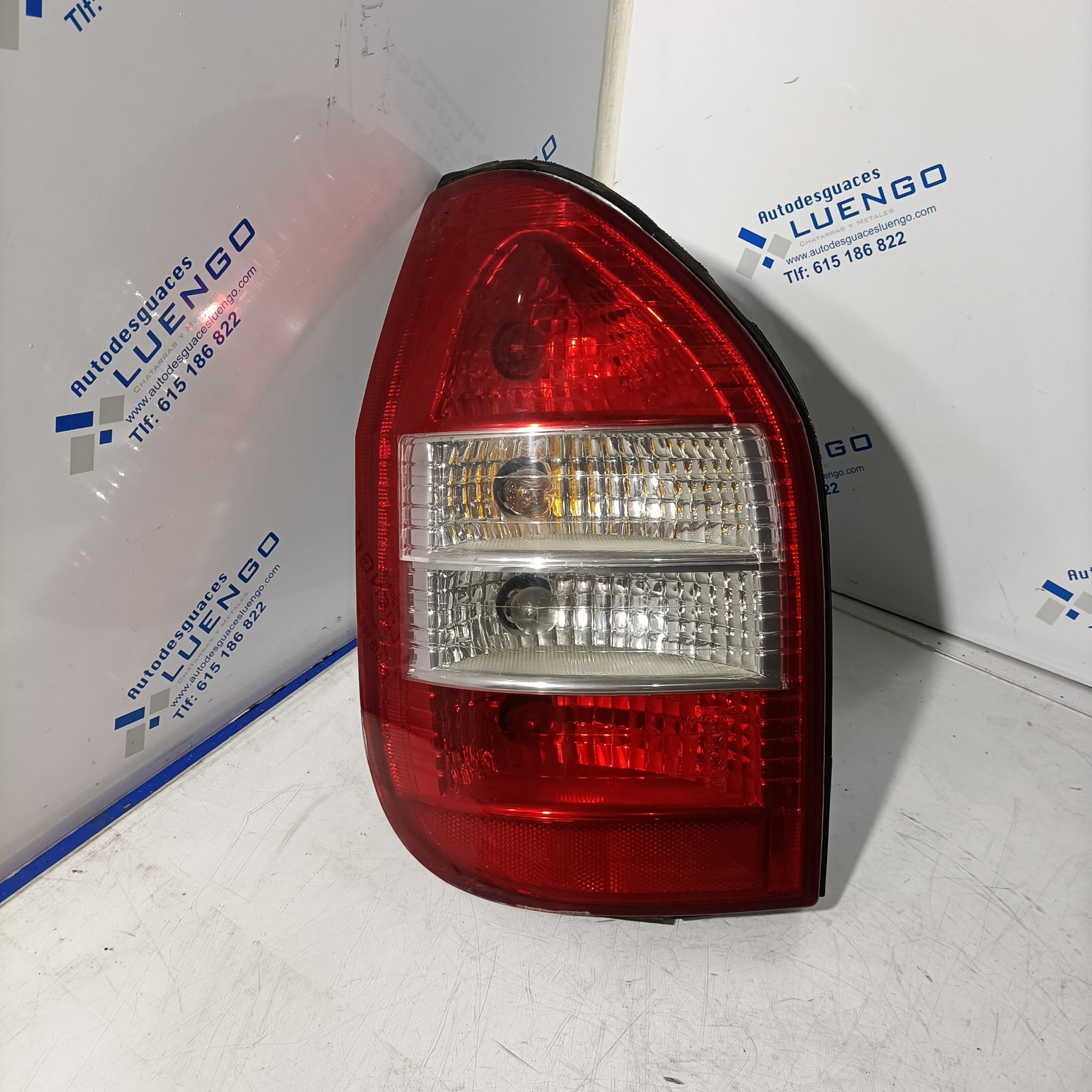 Piloto trasero izquierdo Opel Zafira 2004