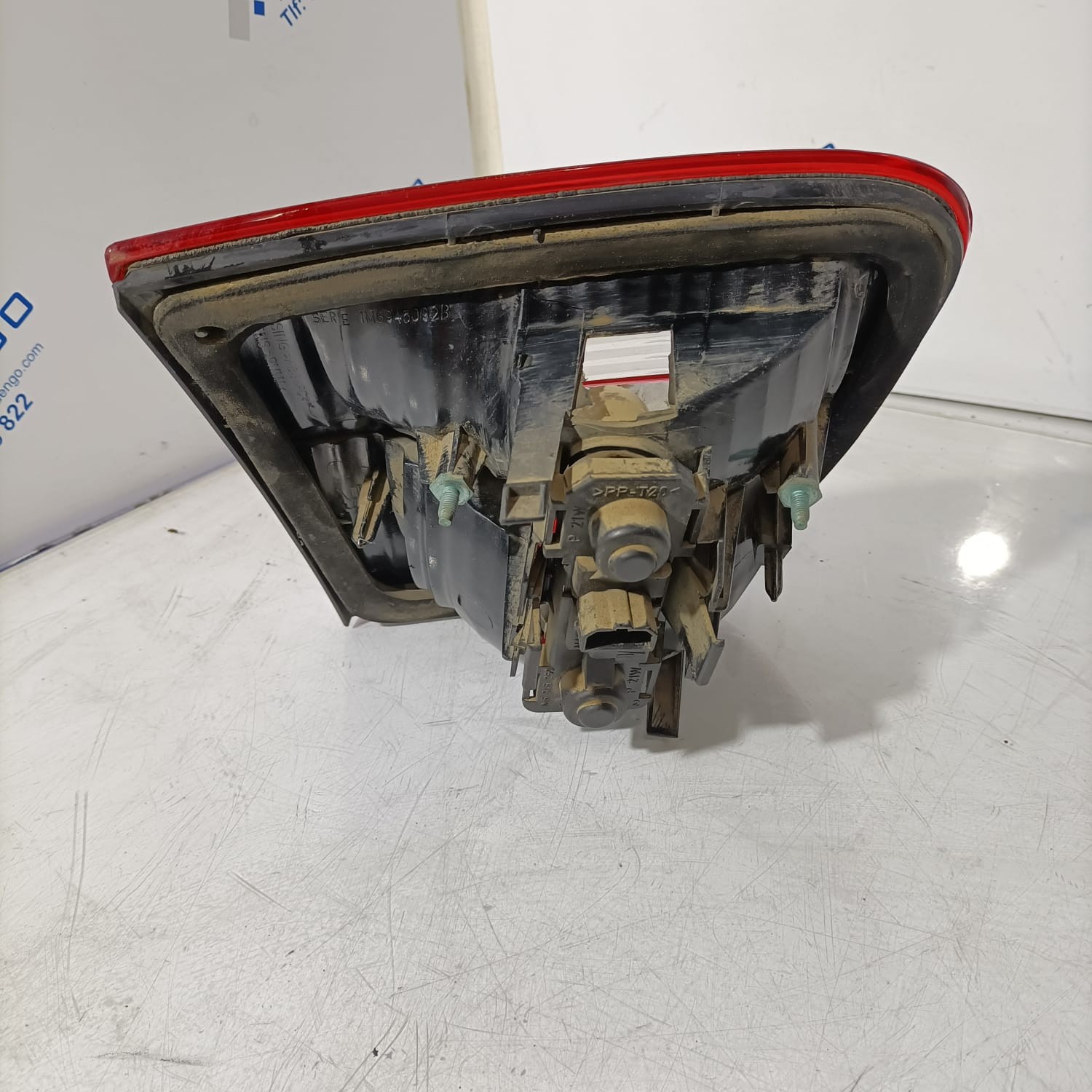 Piloto trasero derecho central Seat Leon 2004