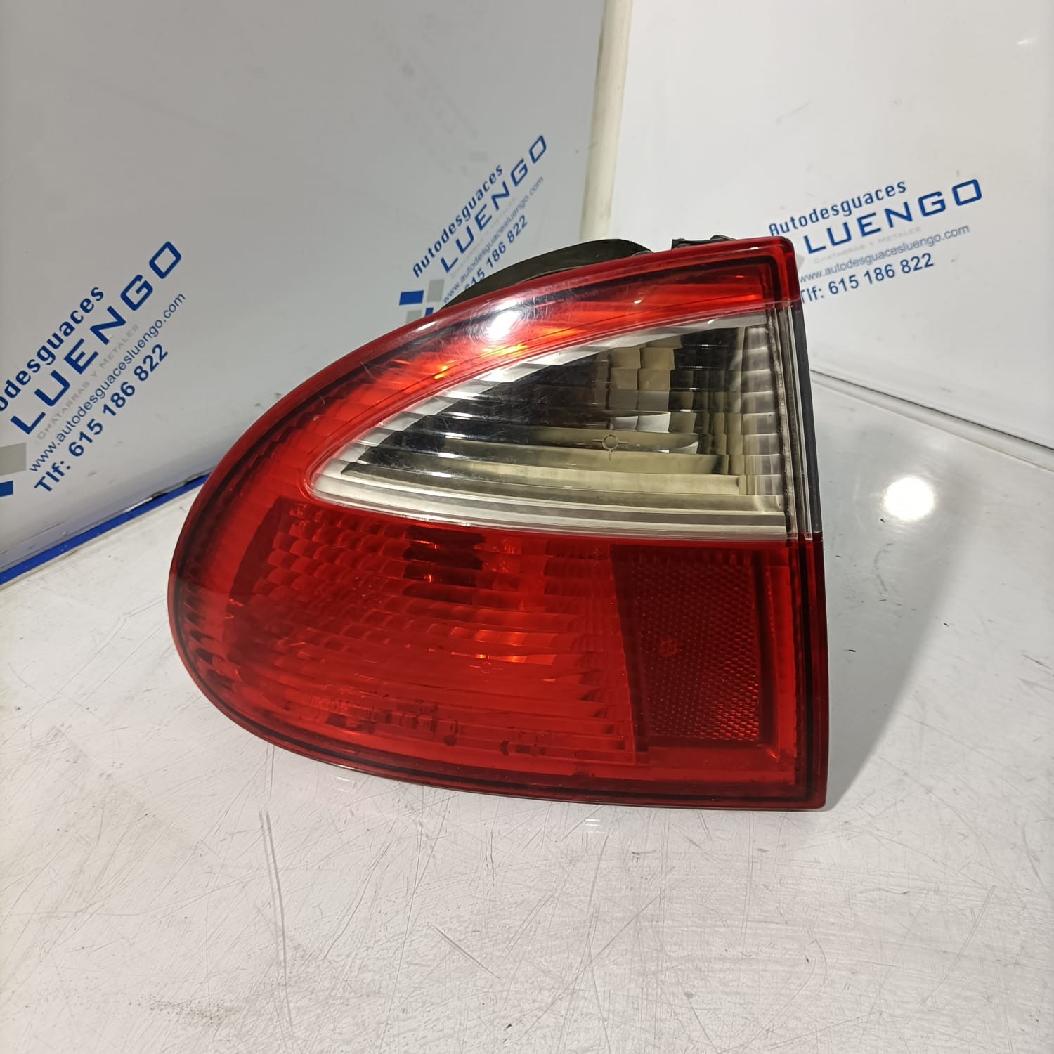 Piloto trasero izquierdo Seat Leon 2004
