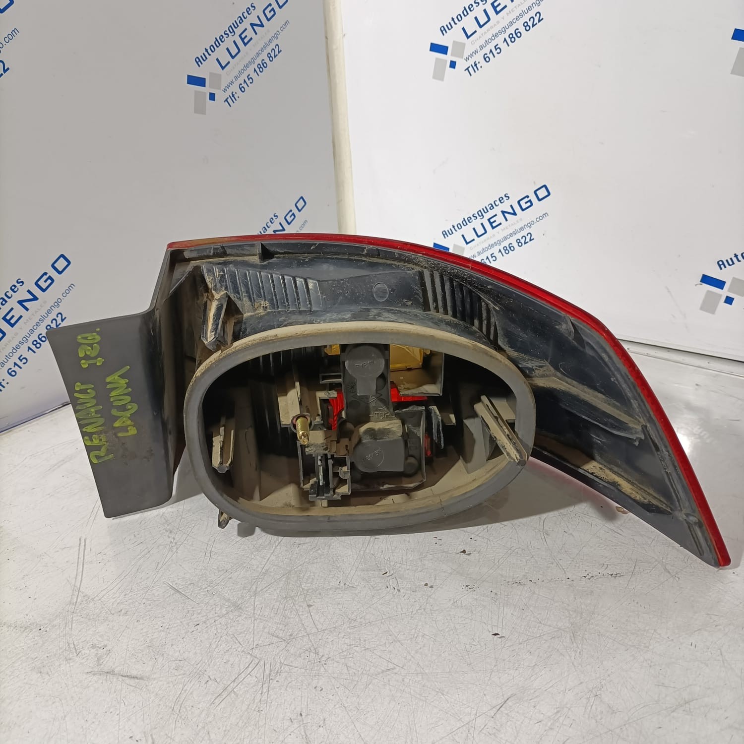 Piloto trasero izquierdo Renault Laguna 2002