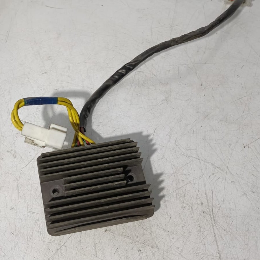 Regulador de corriente Honda Silver Wing 400 2009