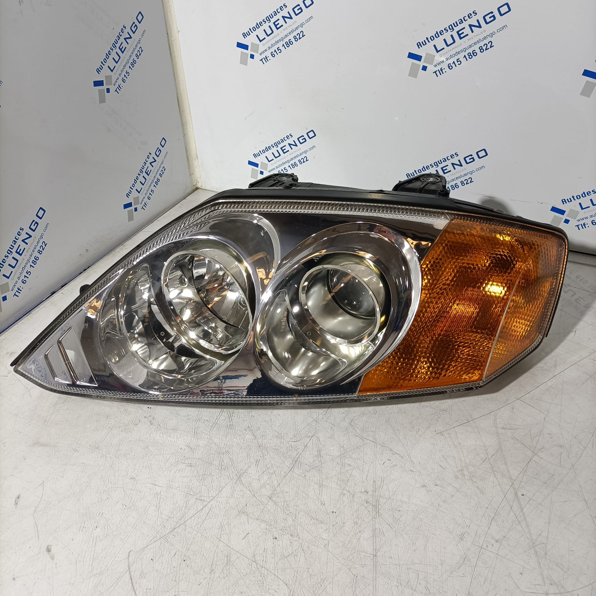 Faro delantero derecho Hyundai Coupé 2002