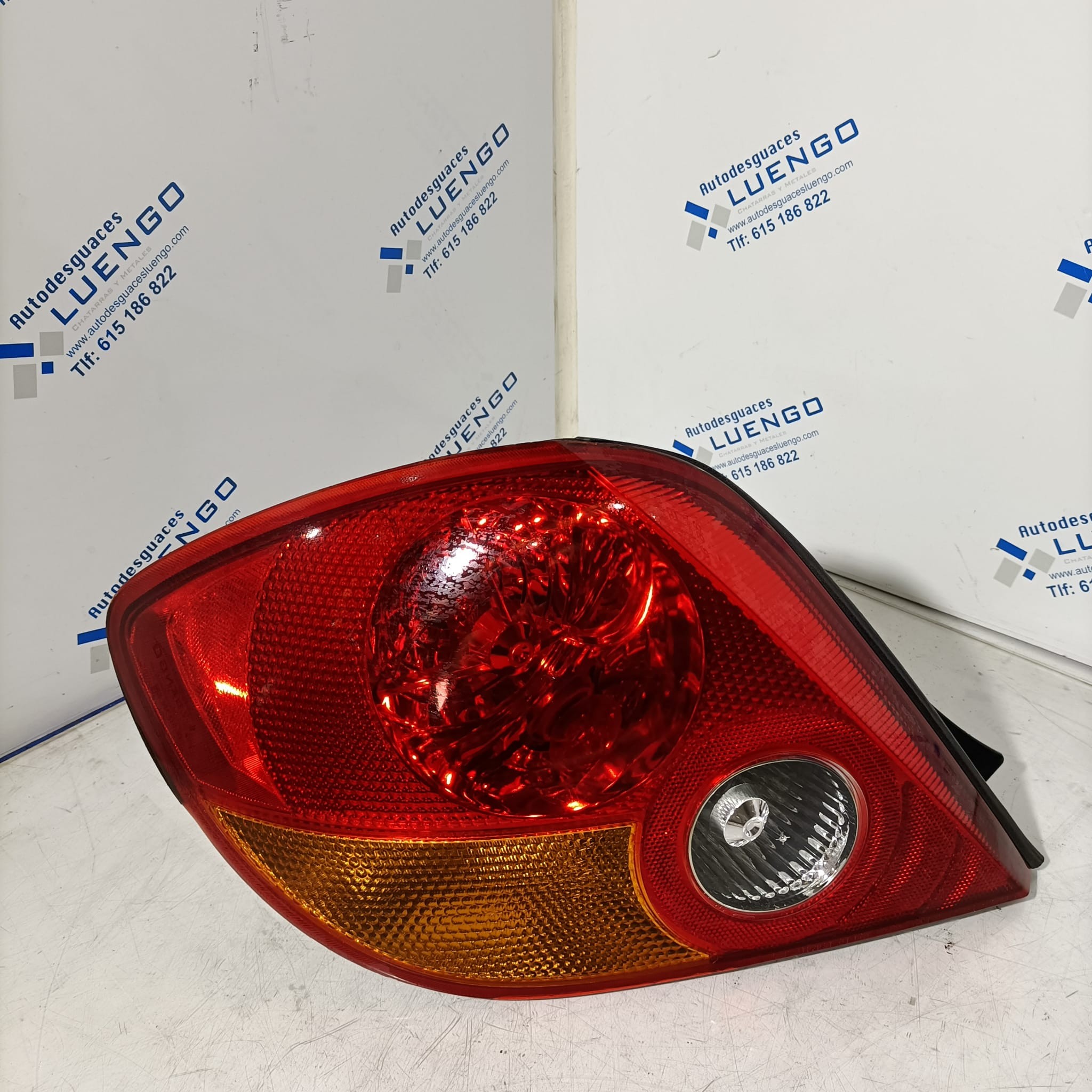 Piloto trasero izquierdo Hyundai Coupé 2002