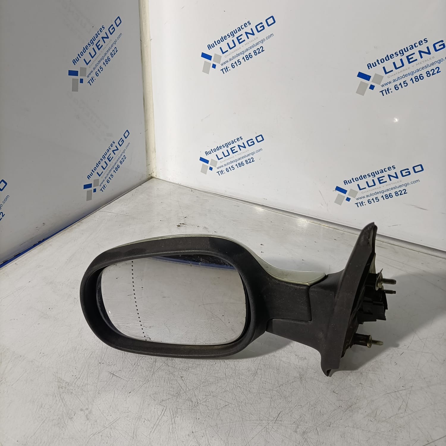 Retrovisor izquierdo Renault Megane 2005