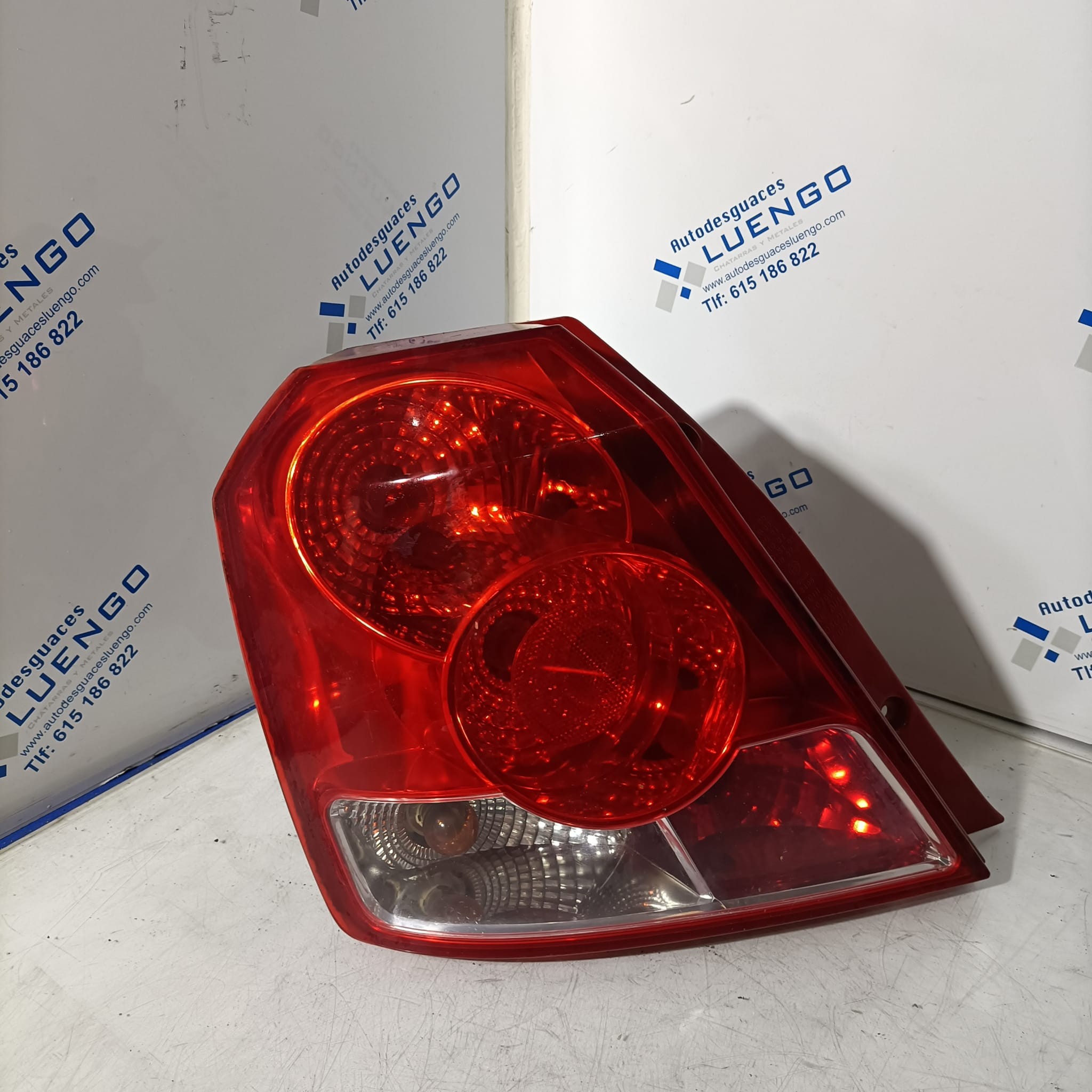 Piloto trasero izquierdo Daewoo Kalos 2003