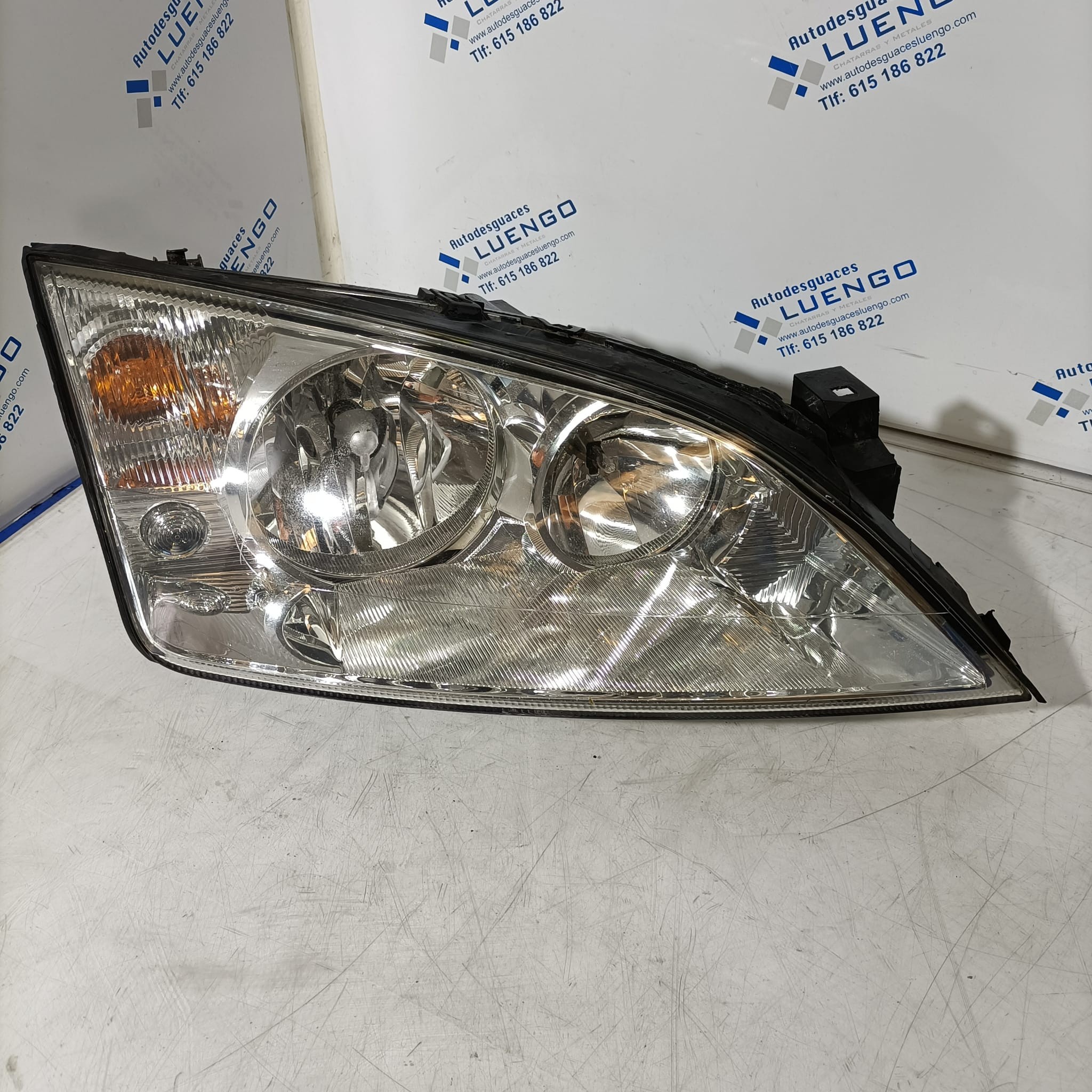 Faro delantero derecho Ford Mondeo 2002