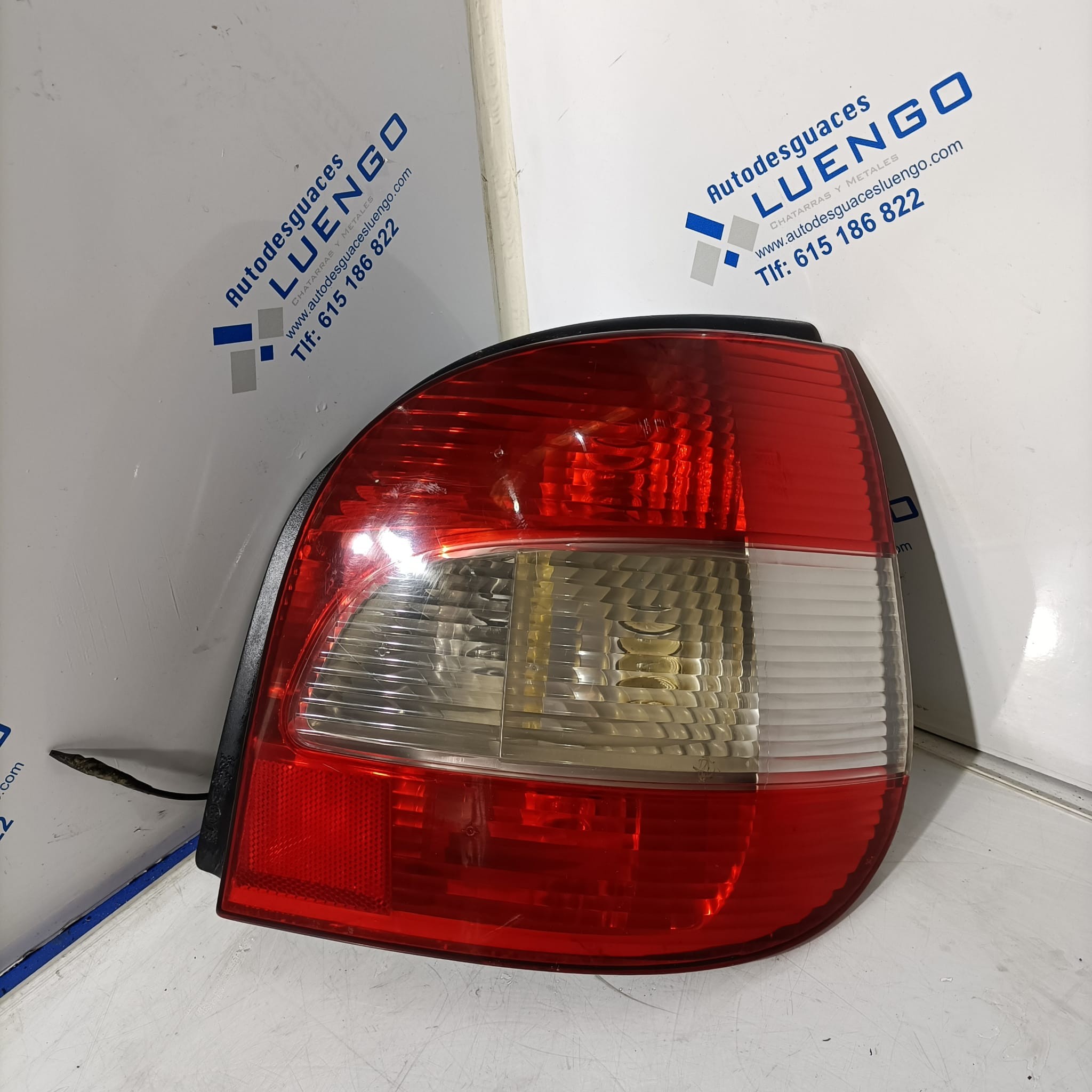 Piloto trasero derecho Renault Scenic 2001