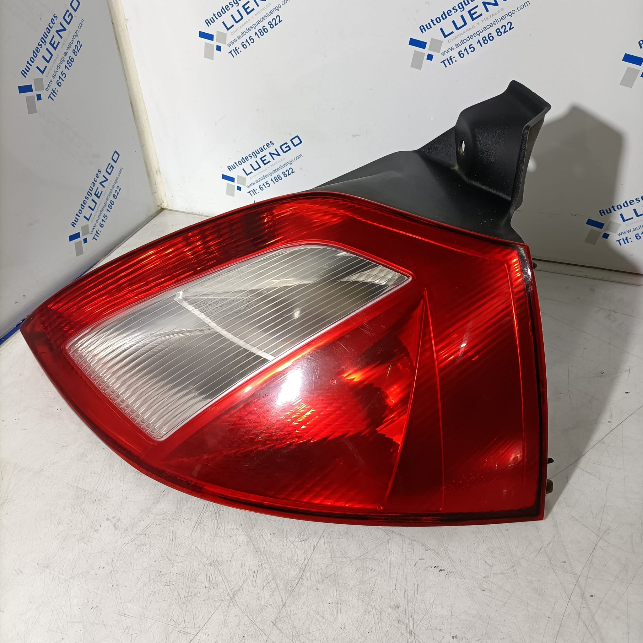 Piloto trasero derecho Renault Megane 2005