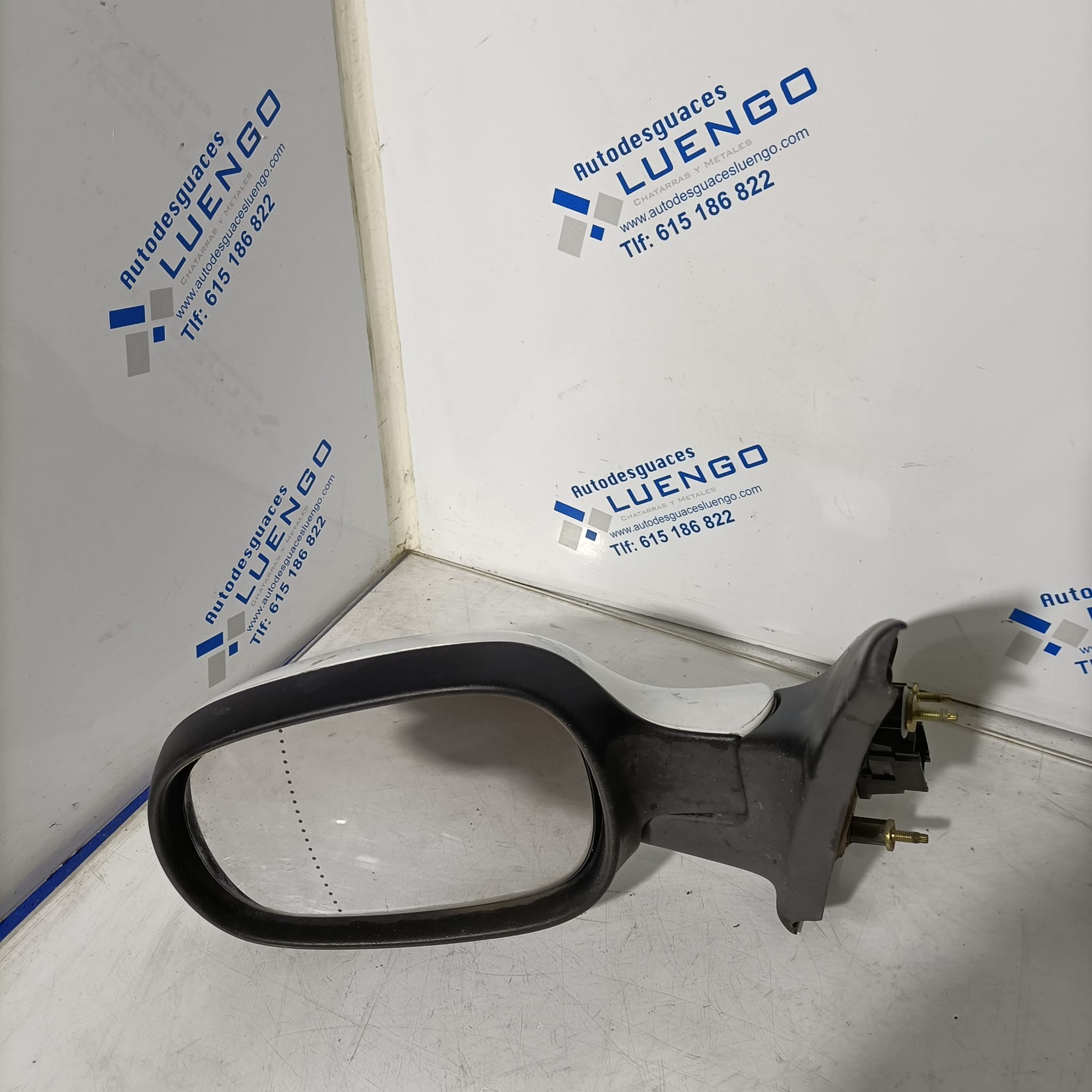 Retrovisor izquierdo Renault Megane 2001