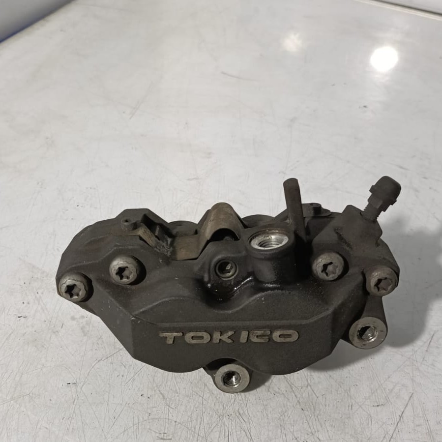Pinza de freno lado derecho Suzuki GSR 600 2008