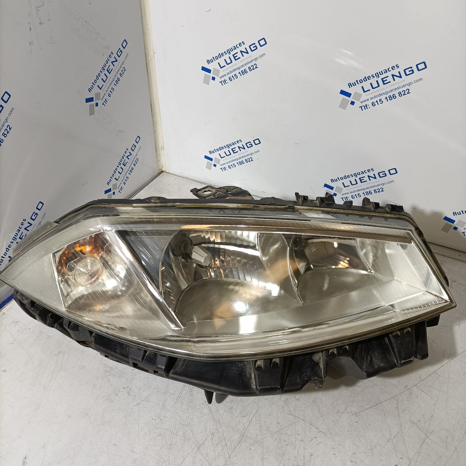Faro delantero derecho Renault Megane 2005