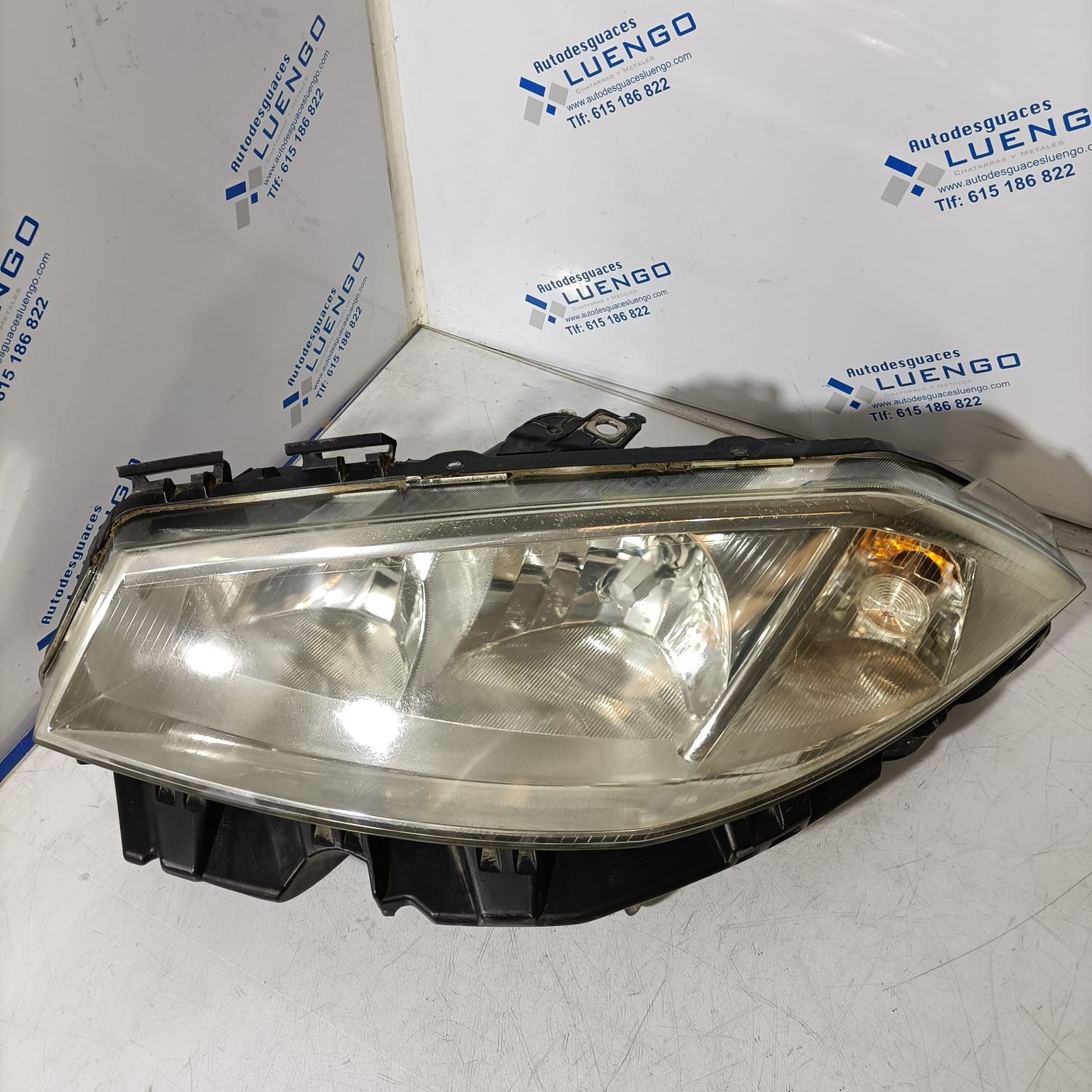 Faro delantero izquierdo Renault Megane 2005