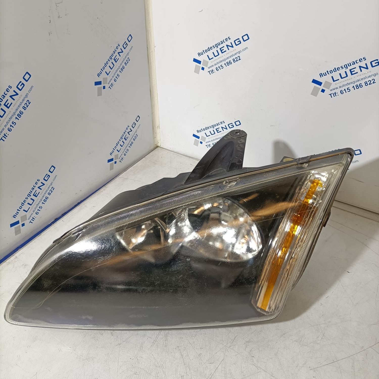 Faro delantero derecho Ford Focus 2005