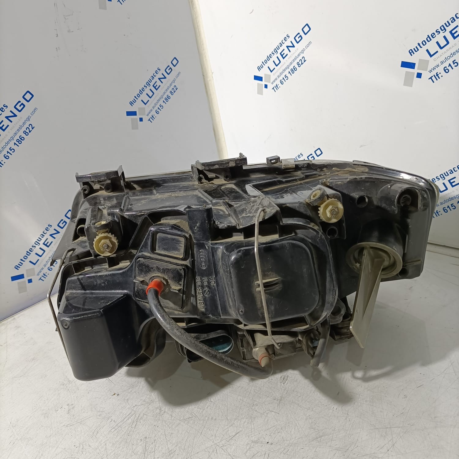 Faro delantero derecho Audi A6 2000
