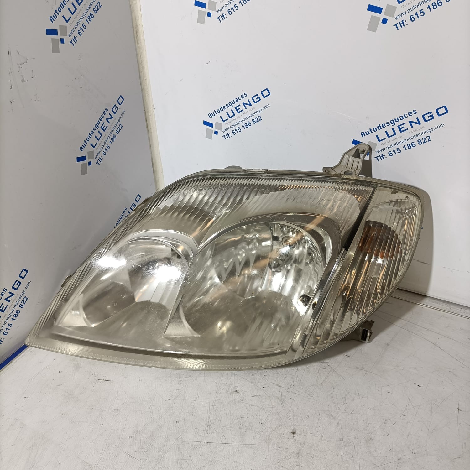 Faro delantero izquierdo Toyota Corolla 2003