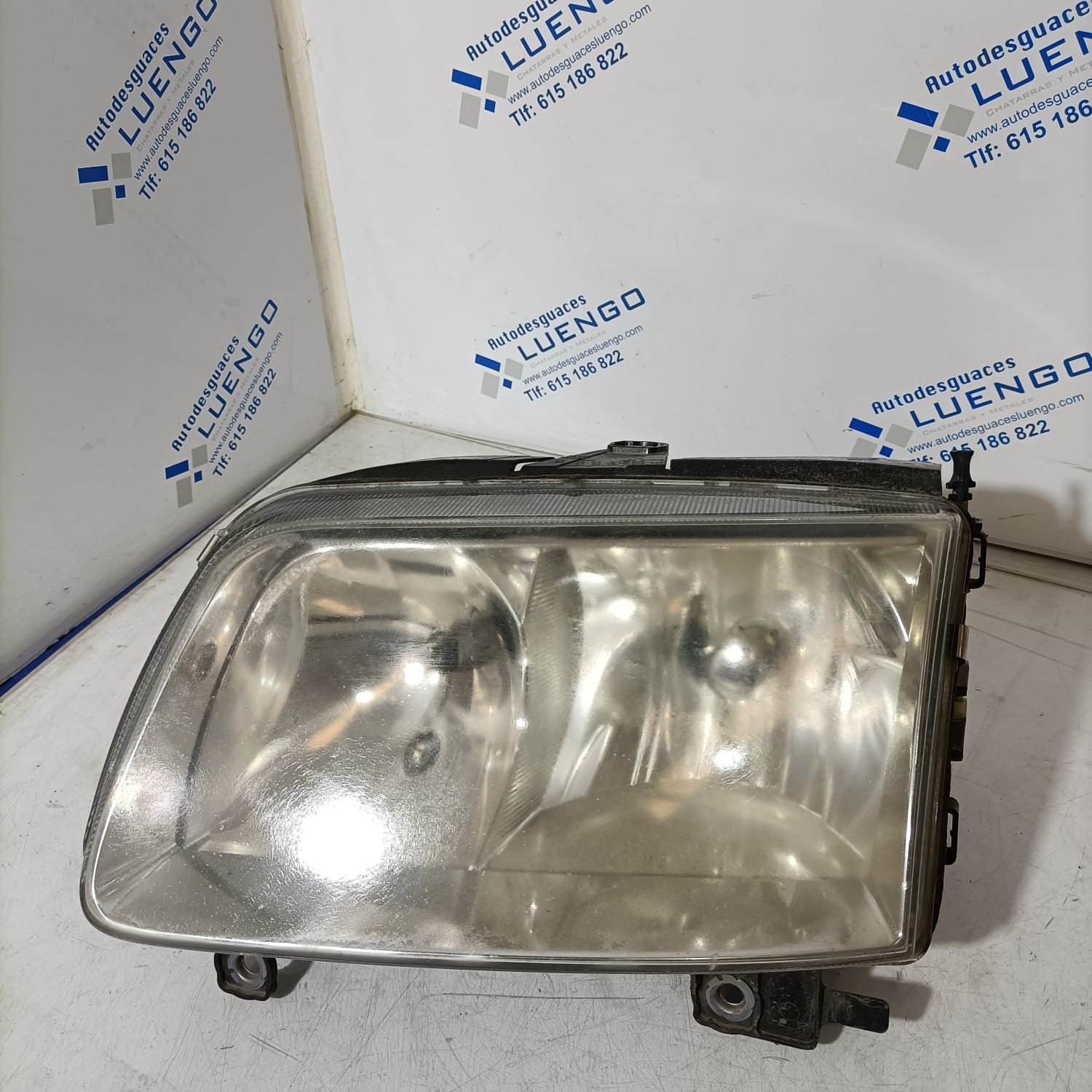 Faro delantero izquierdo Volkswagen Polo 2000